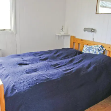 Semesterbostad In Frostrup With Kitchen Lild Strand